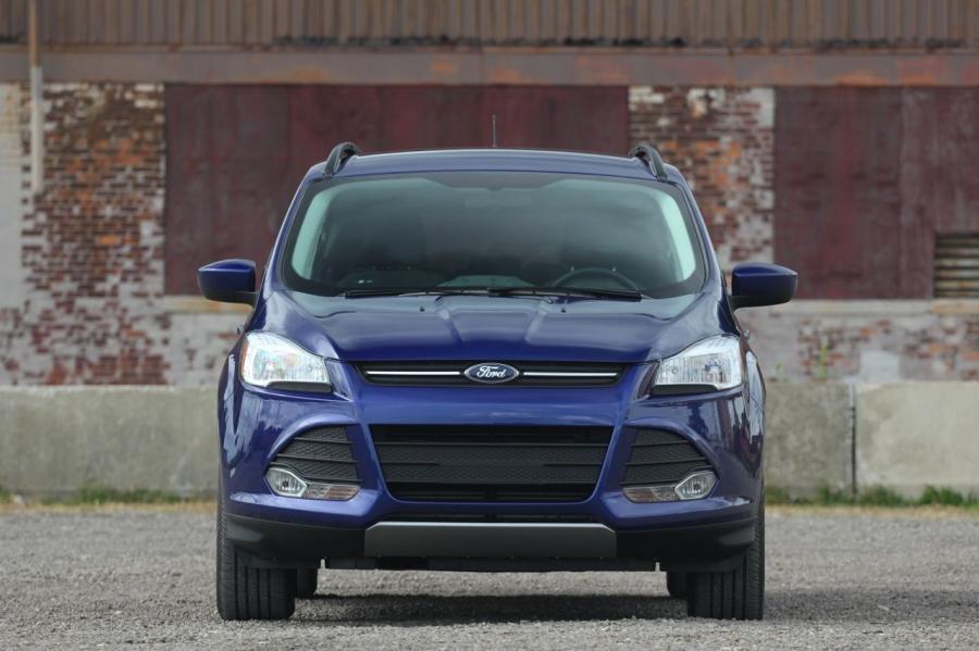  Ford Escape 2013 года  (фото 2 из 222)